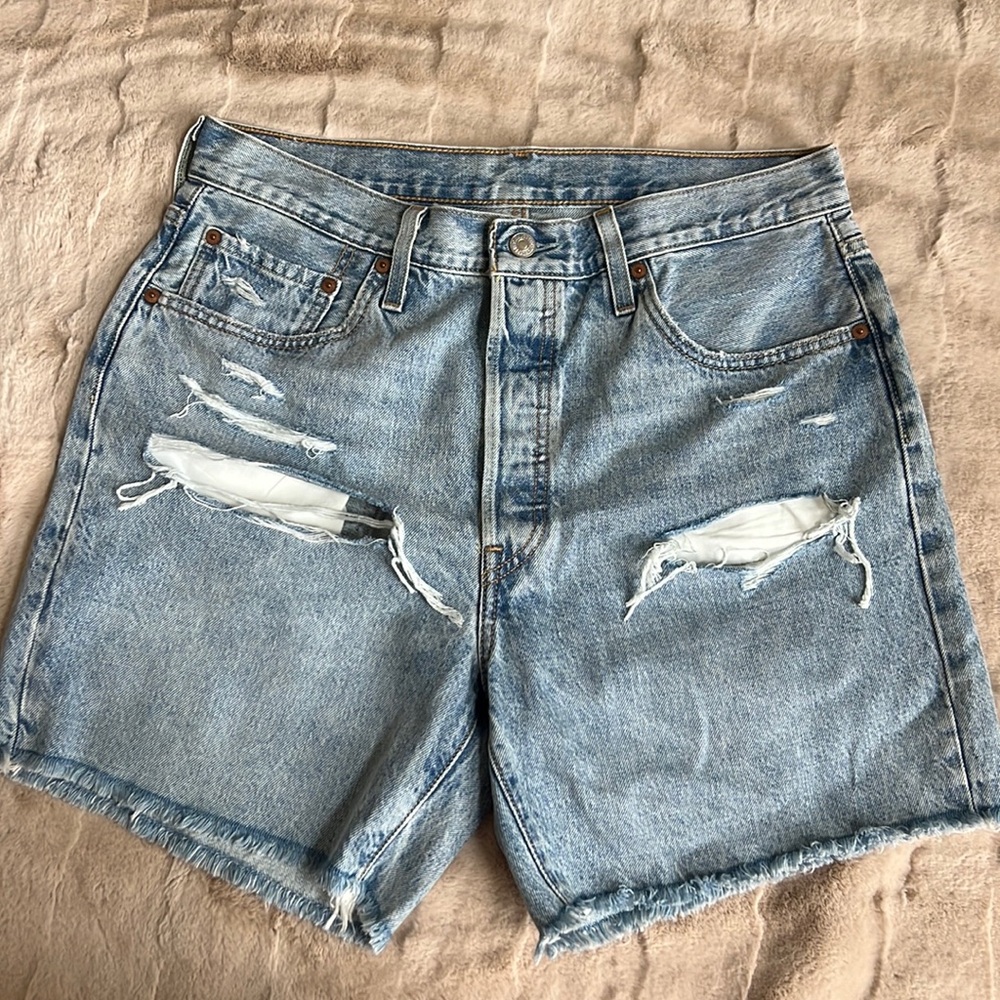 NWOT Levi 501 Jean Shorts